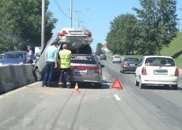 Два ребенка пострадали в массовой аварии в Новосибирске